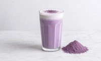 Γιατί οι επωνυμίες χρησιμοποιούν σκόνη Ube στα ποτά;